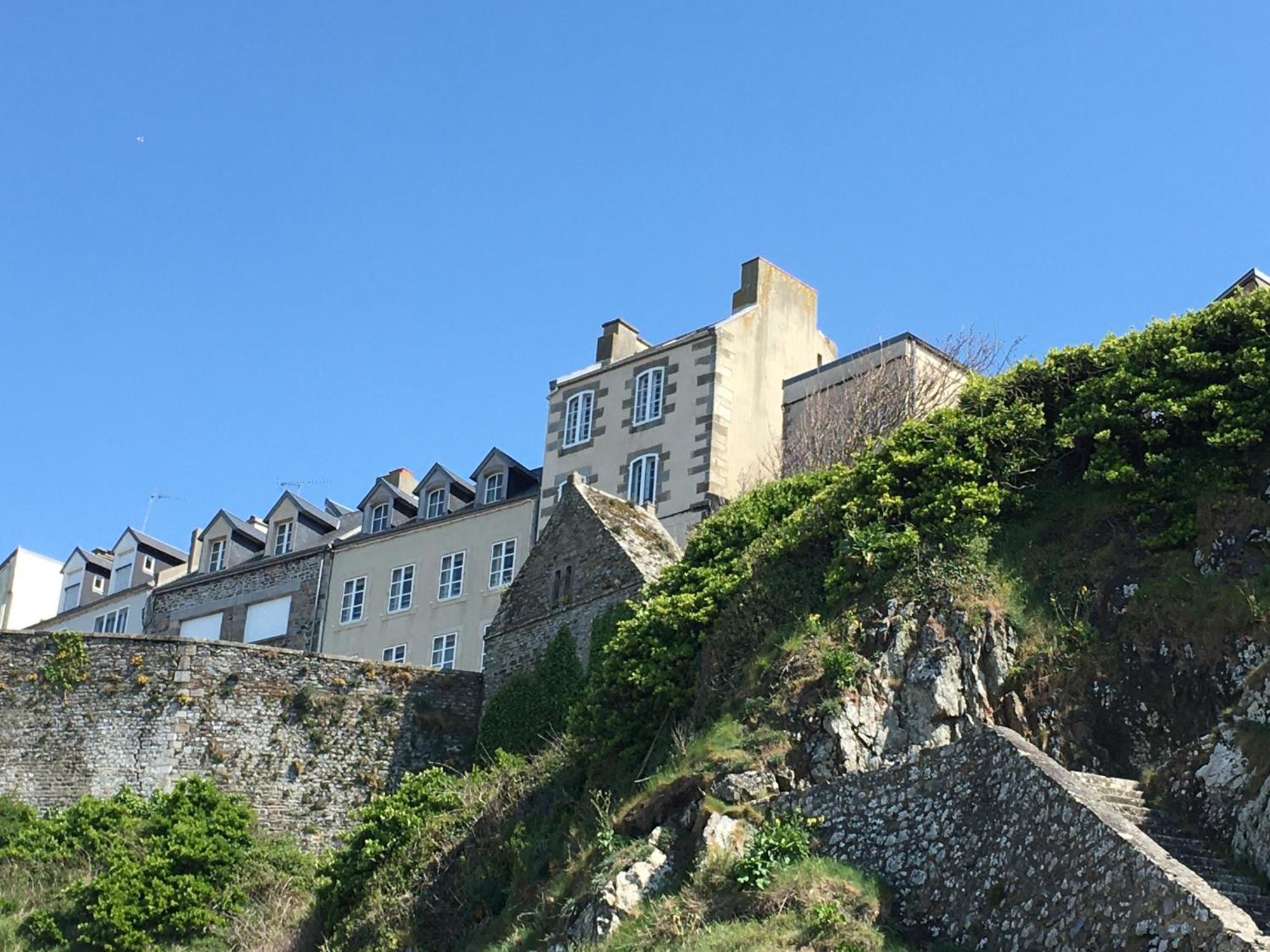 Maisonnette De Charme Avec Cour Privative Haute-Ville Granville Dış mekan fotoğraf